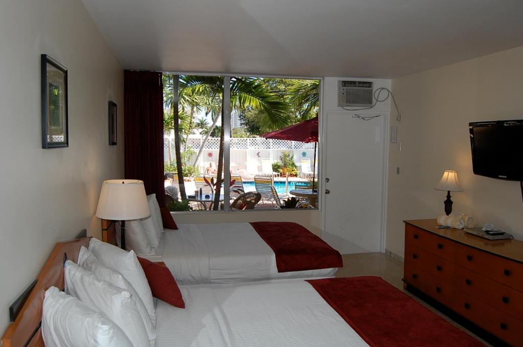 Alcazar Resort- Gay Mens Resort Fort Lauderdale Room photo