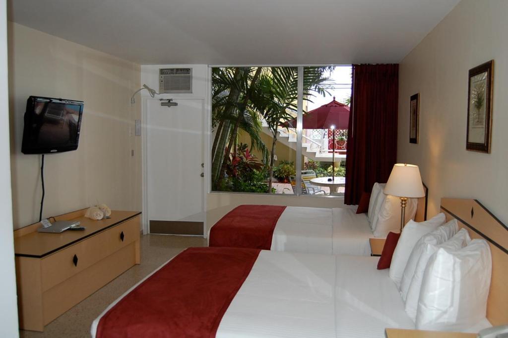 Alcazar Resort- Gay Mens Resort Fort Lauderdale Room photo
